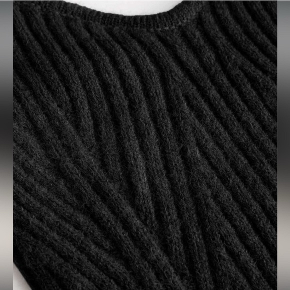 Viral Cider Elegant Black Knit Dress - Picture 2 of 2